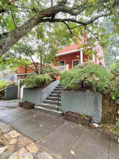 Main picture of 2614 SE 28th Ave