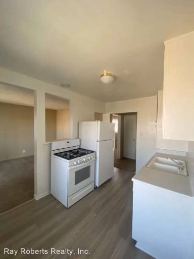 Main picture of 5804 Gage Ave