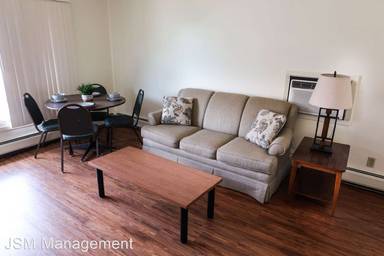 Main picture of 105 E Chalmers St