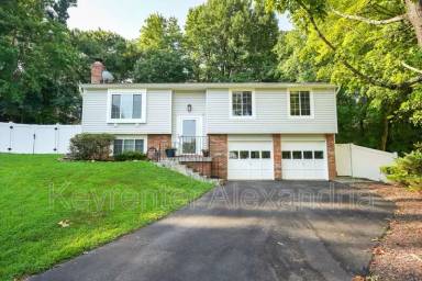 Main picture of 5901 Beech Tree Dr