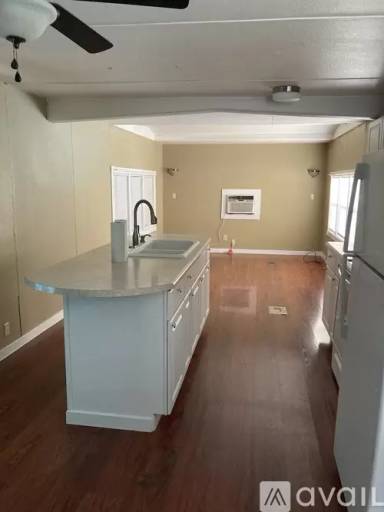 Main picture of 212 E 7th St