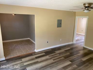Main picture of 425 W Tennessee St