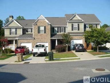 Main picture of 456 Colonial Walk