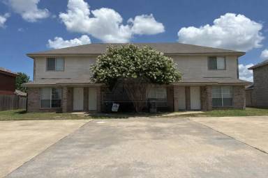 Main picture of 4500 Deek Dr