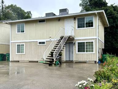 Main picture of 2075 Elizabeth St