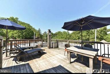 Main picture of 2655 41st St NW