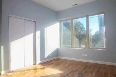 Main picture of 5108 S Calumet Ave