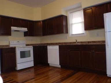 Main picture of 60-64 Windsor St