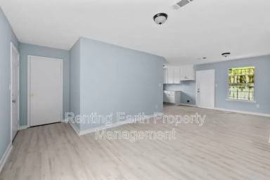Main picture of 3613 Erwin Dr
