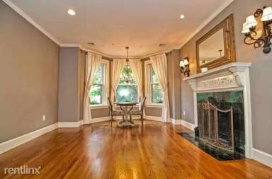 Main picture of 402 Marlborough St