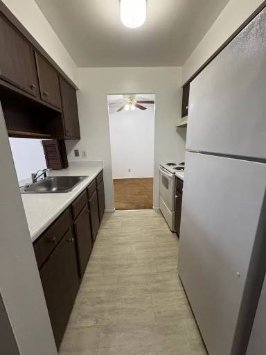 Main picture of 695 Capital Ave NE