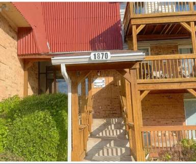Main picture of 1870 Tall Oaks Dr