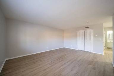 Main picture of 651 Riverview Dr