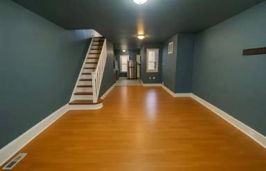 Main picture of 2135 Sigel St