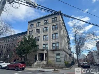 Main picture of 258 Barrow St