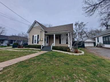 Main picture of 2308 Oneal St