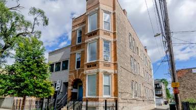 Main picture of 815 N Fairfield Ave