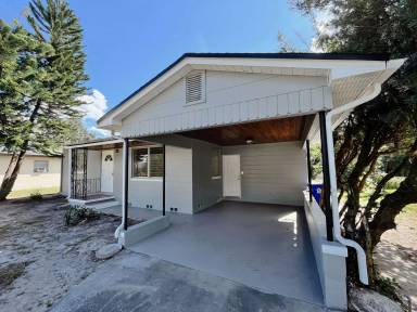 Main picture of 318 Carey Pl