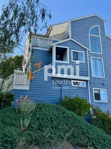 Main picture of 201 Sea Crest Cir