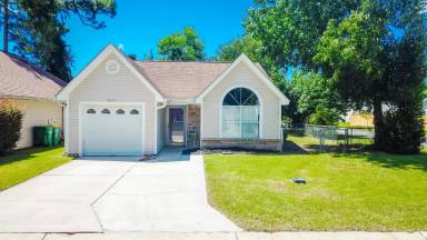 Main picture of 3073 Yorktown Cir