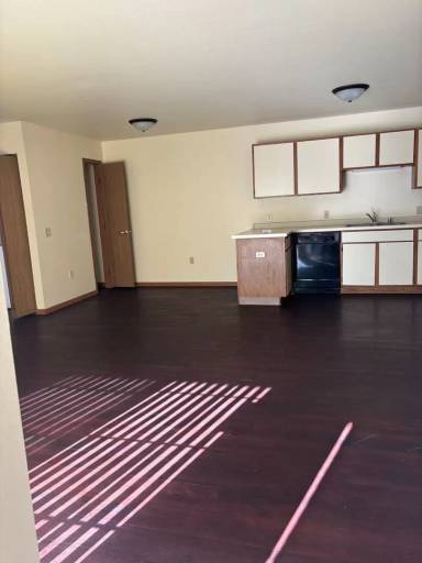 Main picture of 1850 W Marquette St
