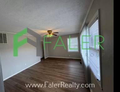 Main picture of 2649 E Dorothy Ln