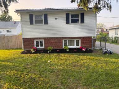 Main picture of 264 Meadowlawn Rd