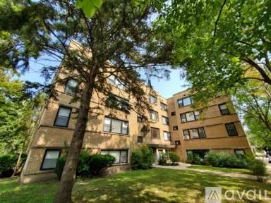 Main picture of 2950 W Arthur Ave