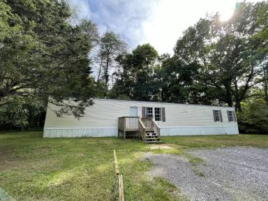Main picture of 579 Deerfield Rd