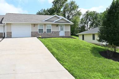 Main picture of 401 Summerset Dr