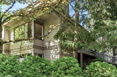 Main picture of 1372 Bellevue Way NE