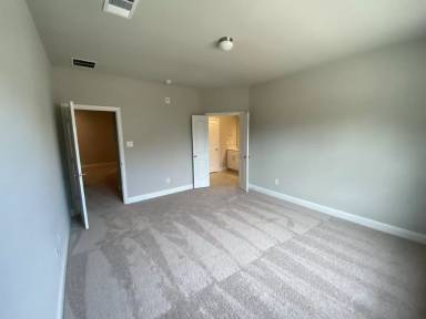 Main picture of 803 Ponds Edge Ln