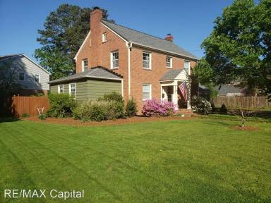 Main picture of 27 Holly Dr