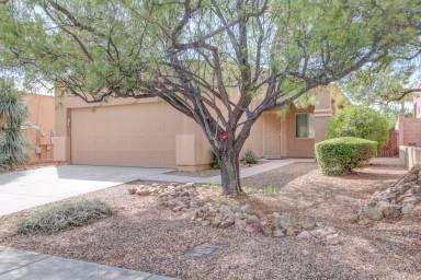 Main picture of 316 E Calle Criba