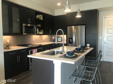 Main picture of 250 S Park Ave