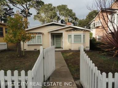 Main picture of 722 Forest Ave