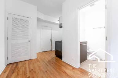 Main picture of 5054 N Winthrop Ave