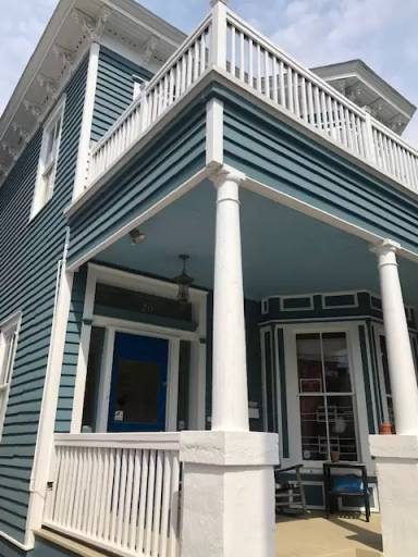 Main picture of 20 Brady St