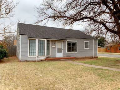 Main picture of 2123 30th St