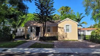 Main picture of 4245 SW 7th St