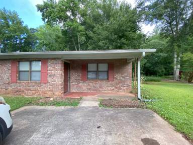 Main picture of 8753 Bowden St