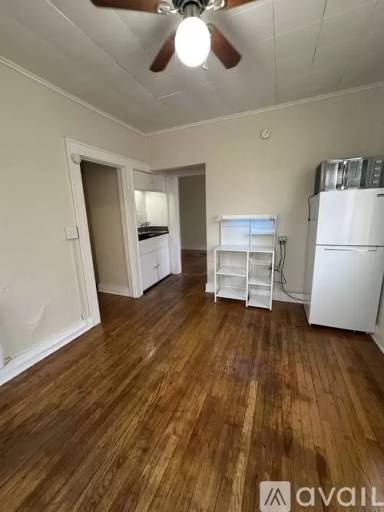 Main picture of 1731 S Quincy Ave