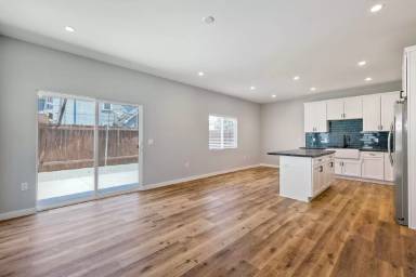 Main picture of 6838 Tower St