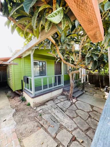 Main picture of 264 Orange Ave