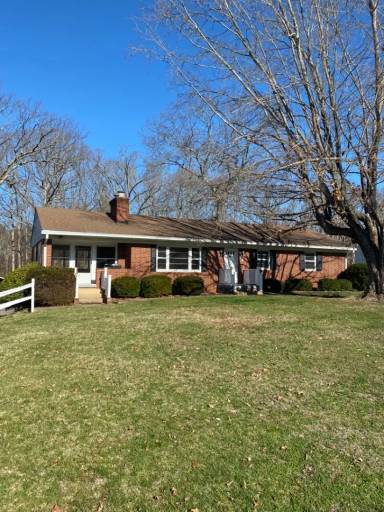 Main picture of 242 White Pine Dr