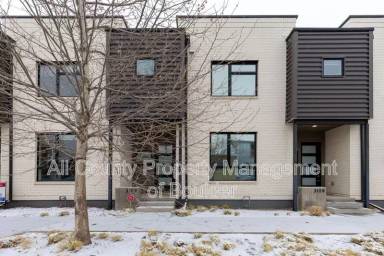 Main picture of 3107 Bluff St