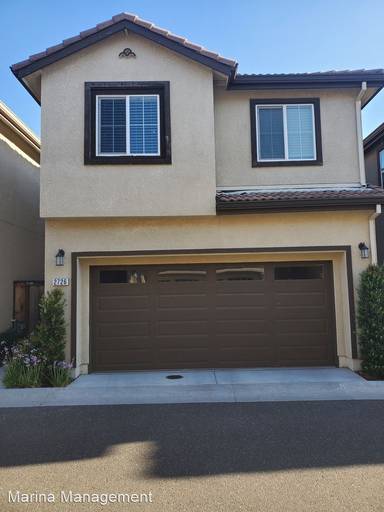 Main picture of 2726 Blakely Ln