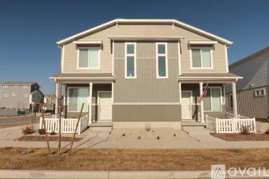 Main picture of 182 E Arcade Dr