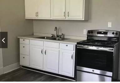 Main picture of 445 Poplar St