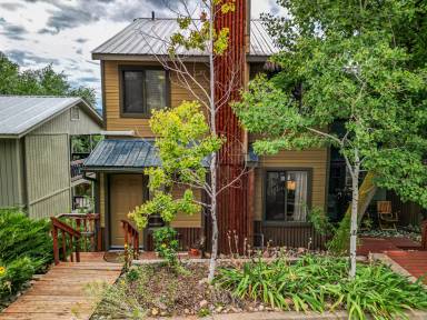 Main picture of 3203 W 5th Ave